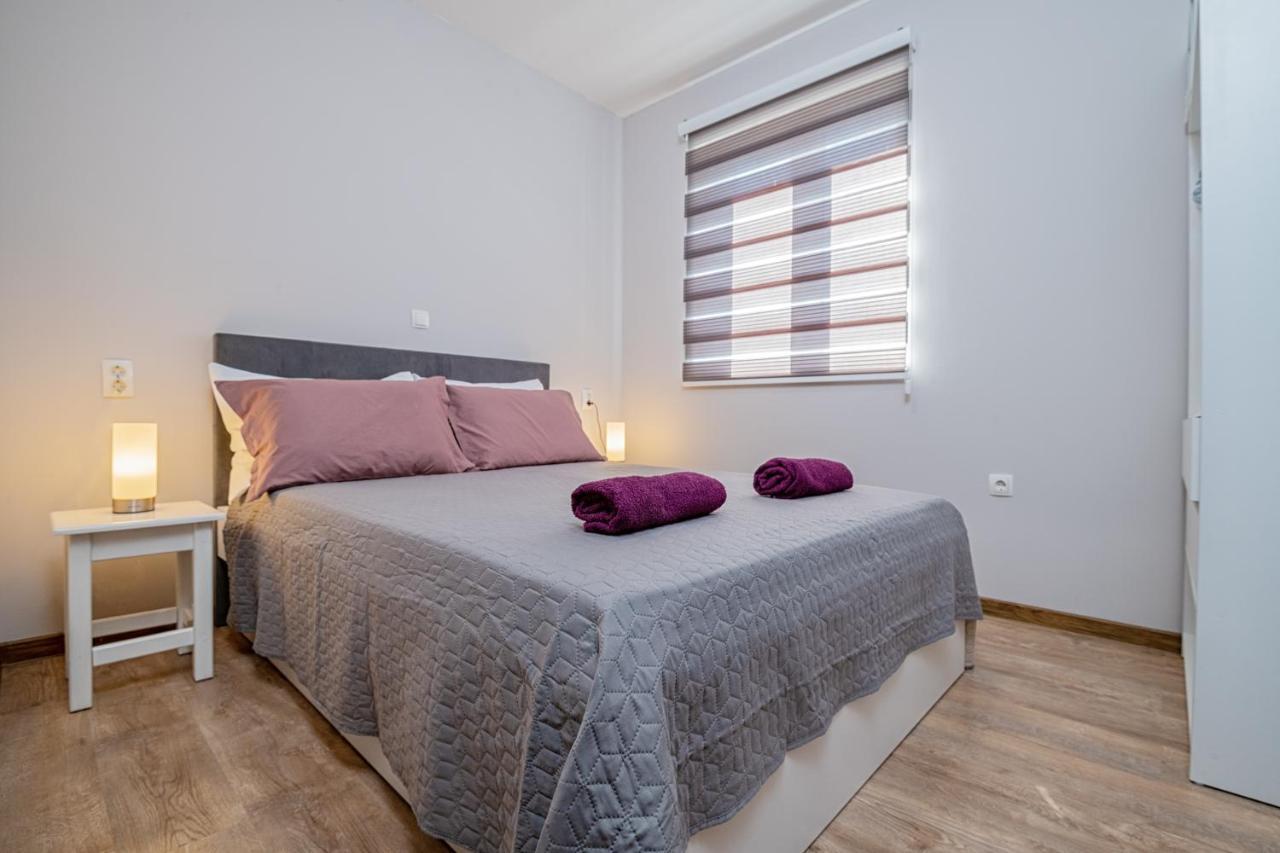Apartments Leona Neum Buitenkant foto