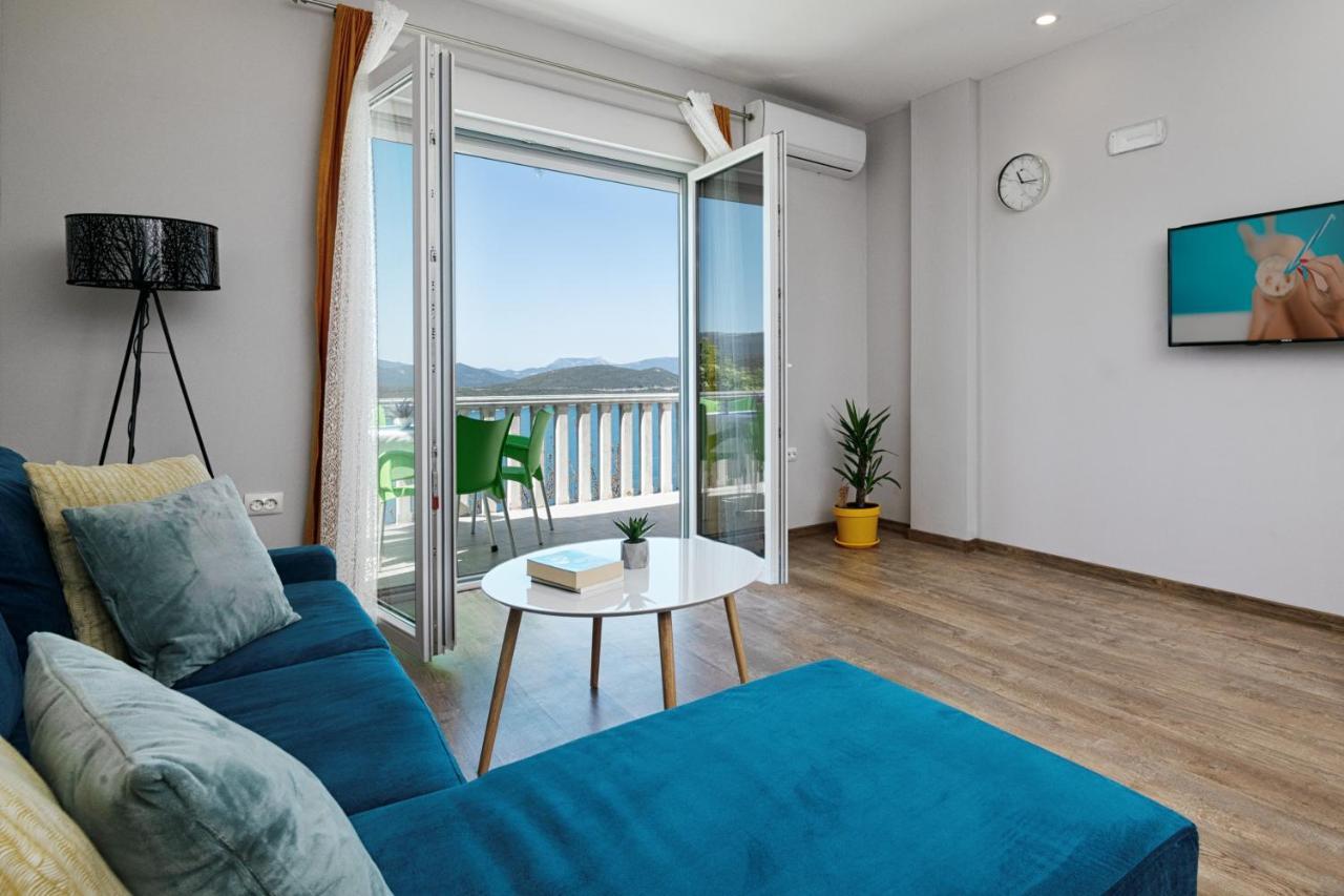Apartments Leona Neum Buitenkant foto