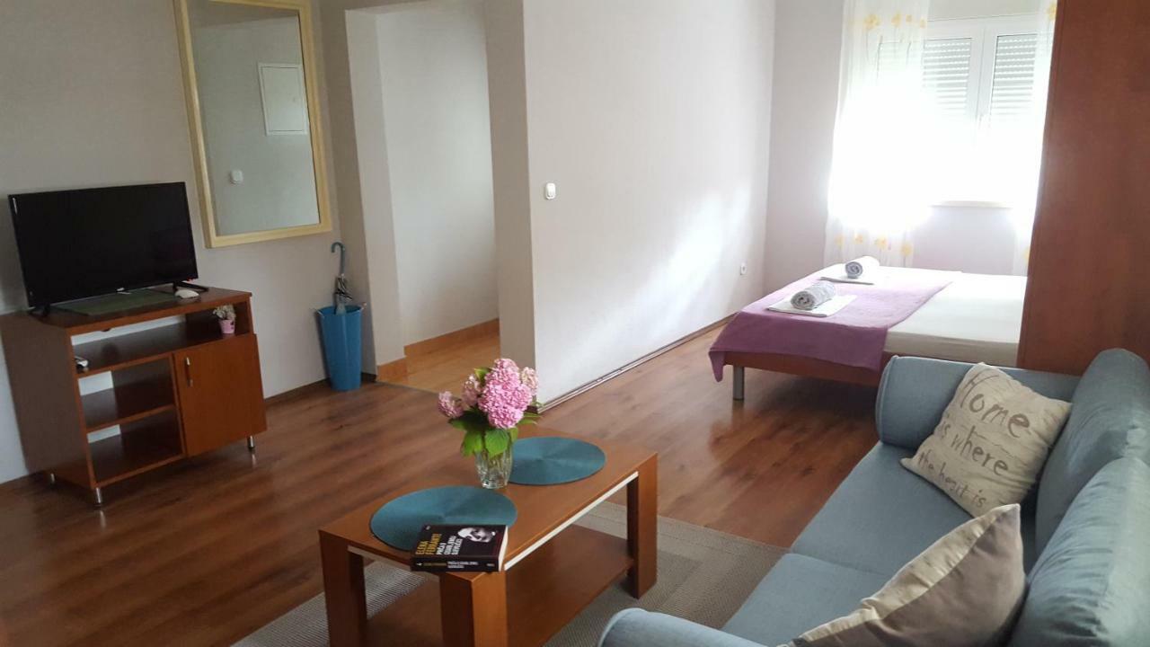 Apartments Leona Neum Buitenkant foto